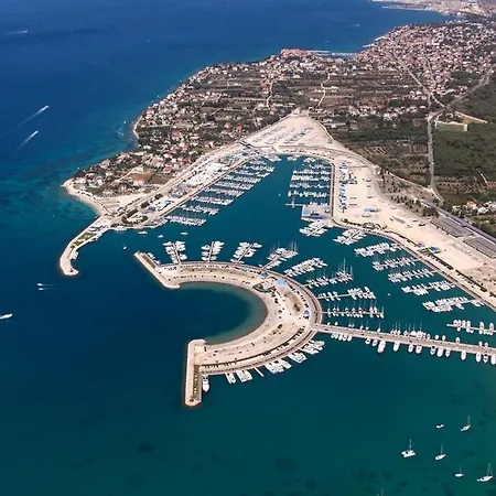 Apartment Beachfront Punta 152-4 *